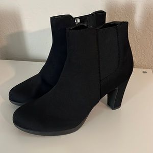 Lauren Blakwell Mykenna Heeled Ankle Boots in Black with Zip - Womens 8.5M